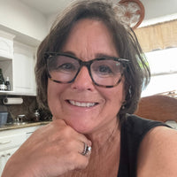 Laura L.